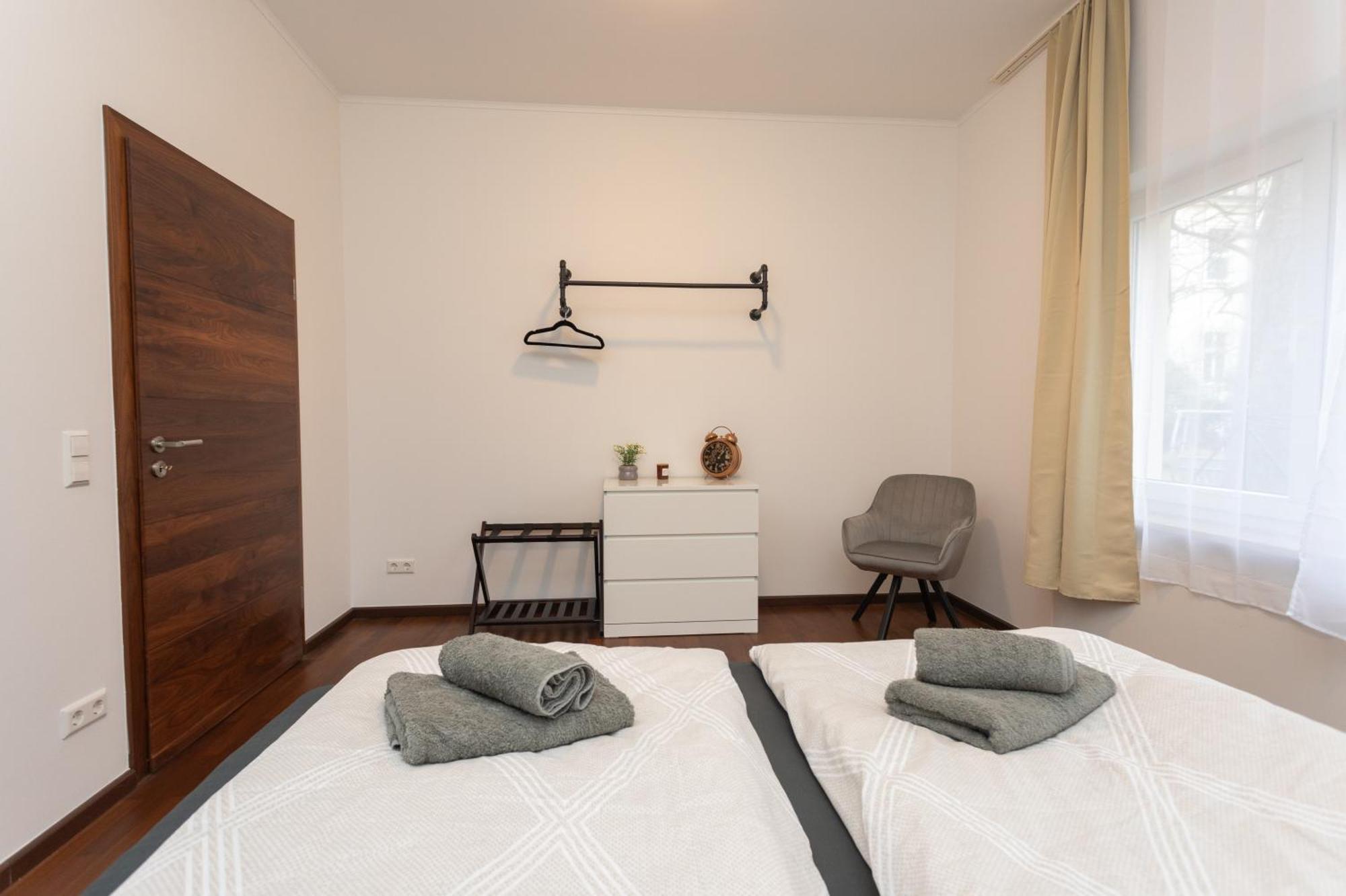 Stadthaus Mit 2 Schlafzimmern & Wohnzimmer Mit Kamin - Kostenloser Privat-Parkplatz Auf Dem Grundstueck Lipsk Zewnętrze zdjęcie