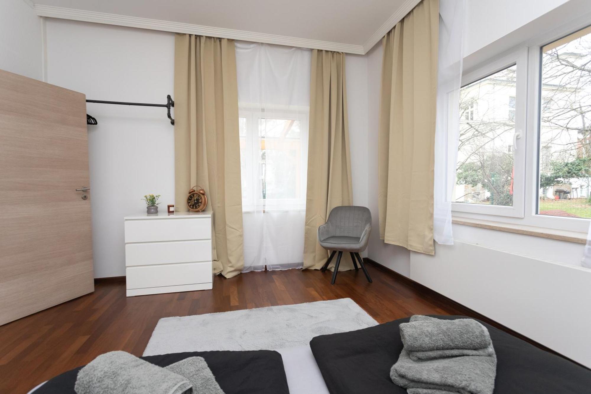 Stadthaus Mit 2 Schlafzimmern & Wohnzimmer Mit Kamin - Kostenloser Privat-Parkplatz Auf Dem Grundstueck Lipsk Zewnętrze zdjęcie