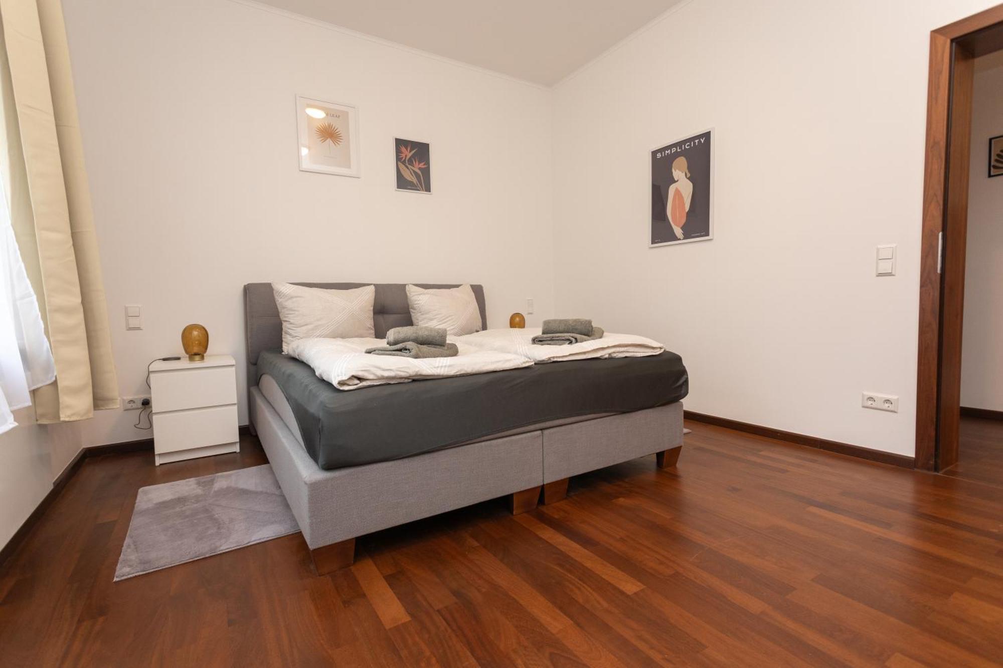 Stadthaus Mit 2 Schlafzimmern & Wohnzimmer Mit Kamin - Kostenloser Privat-Parkplatz Auf Dem Grundstueck Lipsk Zewnętrze zdjęcie